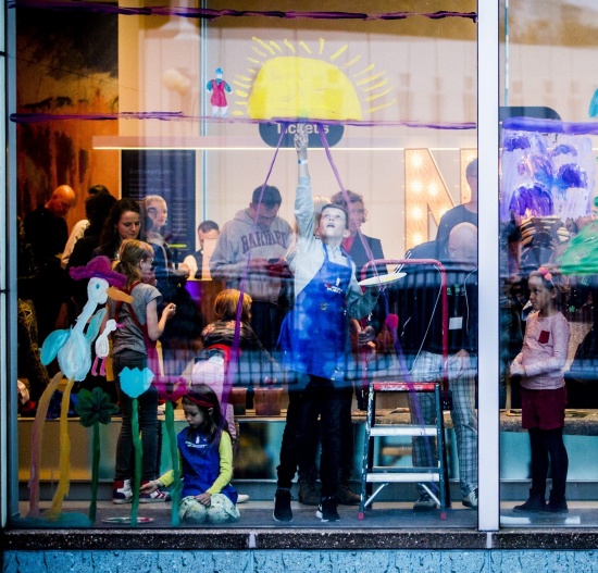 Window painting Groninger Museum Night