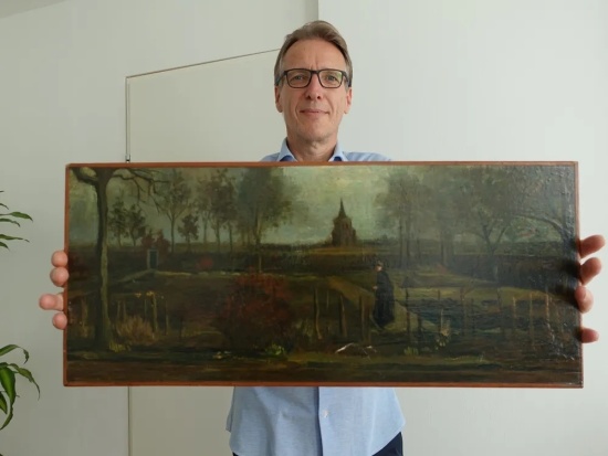 Kunstdetective Arthur Brand met teruggevonden Lentetuin