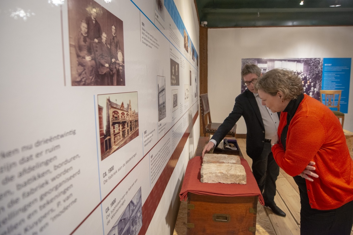 Nicolette Bartelink en Jan Wiebe van Veen in het Noordelijk Scheepvaartmuseum