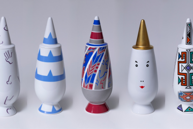 100% Make up, Alessandro Mendini en (v.l.n.r) Sergio Capelli & Patrizia Ranzo, Giusi Mastro, Brigitta Watz, Mara Voce, Esther Mahlangu, 1992