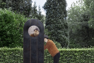 Maarten Baas, Grandfather clock, Groninger Museum Campagnebeeld Hide And Seek Photo Lisa Klappe