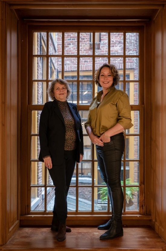 Nicolette Bartelink, directeur-bestuurder Museum aan de A en Esther Moesker, zakelijk directeur Groninger Museum